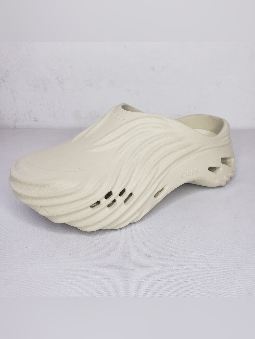 CROCS  SINGLE LEFT SHOE ONLY  Sculpted Slip-On Clog Cream REPLACEMENT AMPUTEE
